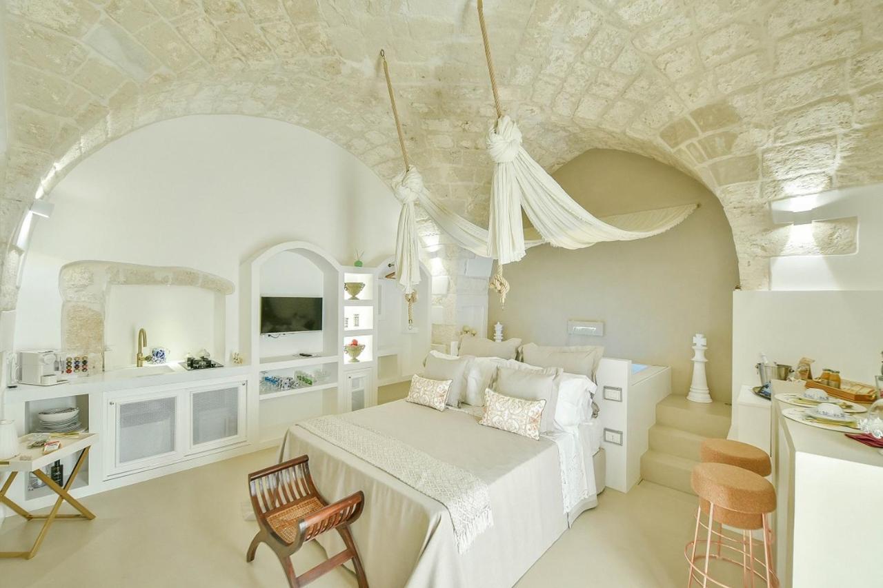 Eurydice Suite With Infinity Jacuzzi 奥斯图尼 外观 照片